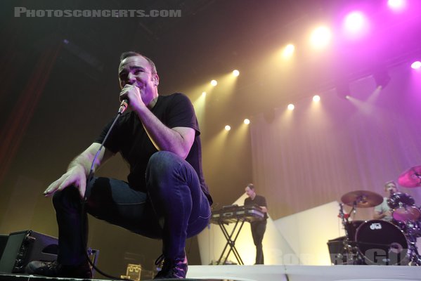 FUTURE ISLANDS - 2022-11-07 - PARIS - Olympia - 